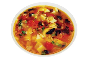 Square pasta with soup, meat and vegetables